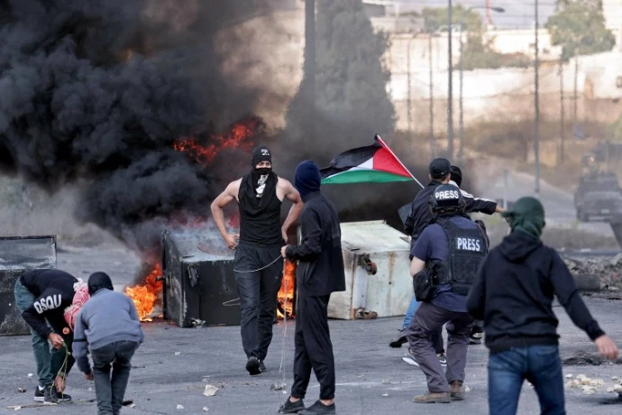 فلسطين: قوات الاحتلال تفرض طوقا عسكريا مشددا على مخيم "نور شمس" شرق طولكرم