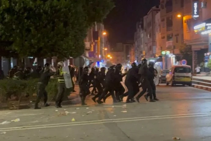 الاحتجاجات في المغرب: مطالب بإقالة حكومة أخنوش لفشلها في حماية الحقوق الدستورية للشعب