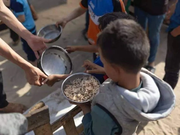 بمبادرة من ثلاثة بلدان من بينها الجزائر، مجلس الأمن يعتمد مشروع بيان صحفي يخص العاملين الانسانيين في غزة