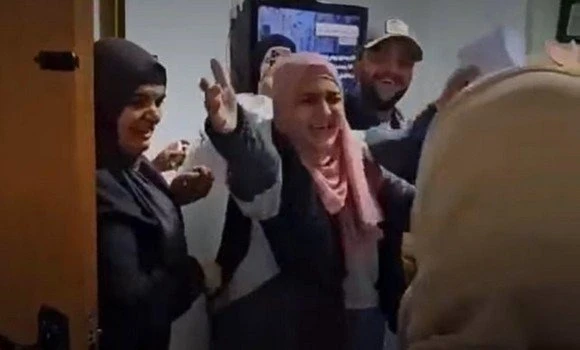 الاحتلال الصهيوني يفرج عن 39 امرأة و طفلا من الأسرى الفلسطينيين ضمن "صفقة تبادل الأسرى"