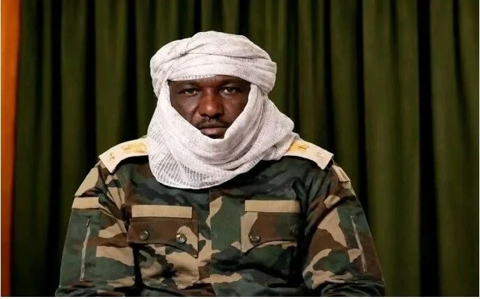 السودان: قائد مجموعة المهام الخاصة بقوات الدعم السريع يعلن انشقاقه  رفقة 300 ضابط وجندي