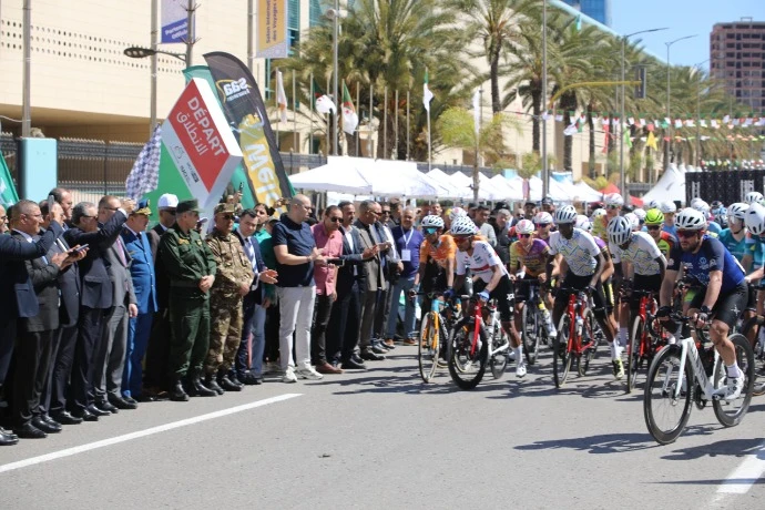 عروض في  الجيدو والكاراتي دو  والتايكواندو والفروسية تبهر الحضور : الناحية العسكرية الثانية تنظم أبوابًا مفتوحة حول الرياضة العسكرية بوهران