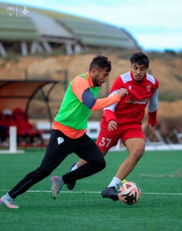 الحمراوة يتربصون لأربعة أيام في فندق  الموحدين :بن خديم يصاب ونتائج فحوصات حشود مطمئنة