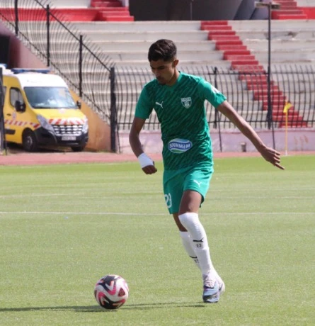 إمكانية عوودته  في دورة الصعود في حال  ضمان التأهل الإصابة تبعد بن شريط عن جمعية إ وهران لى غاية  نهاية البطولة