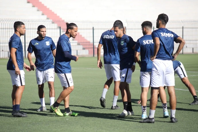 إدارة جمعية وهران  تشحن بطاريات اللاعبين قبل مباراة  النهد:  منحة تحفيزية  للإطاحة بالنصرية