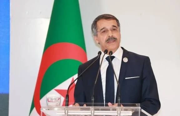 بوالزرد يبرز دور شبكة البنوك في تطبيق الإجراءات المتعلقة  بمعرفة الزبون