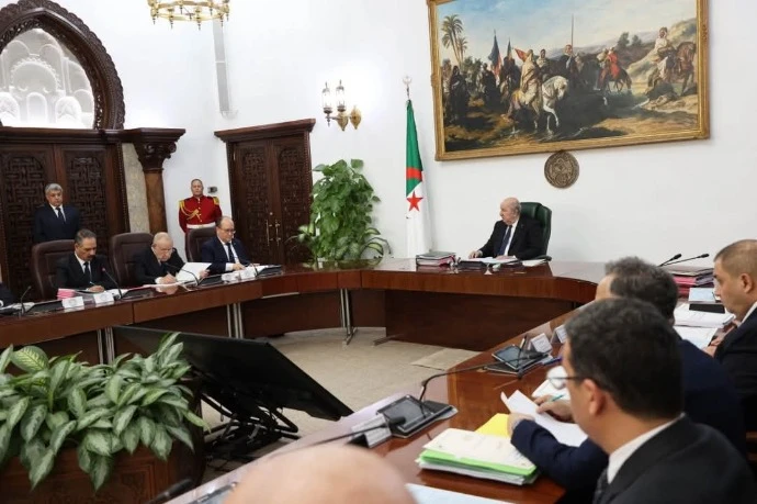 رئيس الجمهورية يشدد على الصرامة القصوى ضد المضاربين في بعض الفواكه واللحوم المستوردة