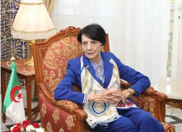 عسلاوي تستقبل وفدا عن لجنة الشؤون القانونية والإدارية وحقوق الإنسان  بمجلس الامة