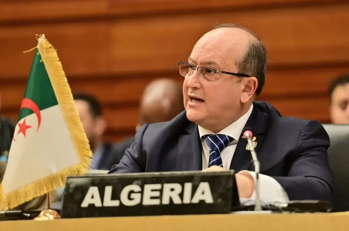 ممثلا لرئيس الجمهورية, الوزير الأول يشارك في أشغال الدورة العادية ال39  لمؤتمر رؤساء دول وحكومات الاتحاد الإفريقي