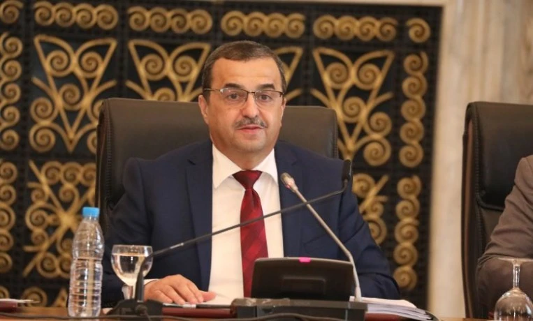 عرقاب يعرض مشروع قانون المناجم الجديد أمام أعضاء مجلس الأمة