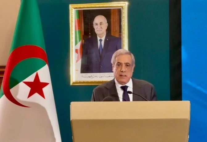 الوزير الأول يبرز الاهتمام البالغ الذي يوليه رئيس الجمهورية للتصدي لآفة المخدرات