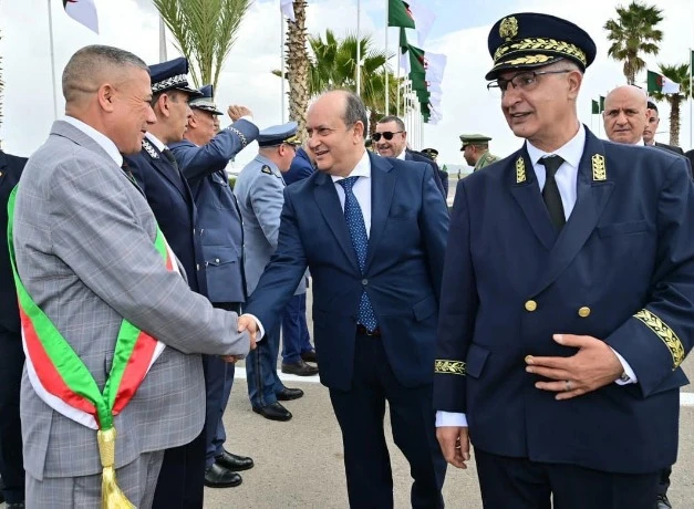 الوزير الاول سيفي غريب  يشرف من باتنة   على التوقيع على 8 اتفاقيات مع متعاملين اقتصاديين