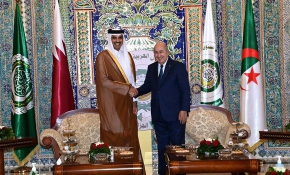 قمة الدوحة تشيد بجهود الجزائر في الدفاع عن سيادة دولة قطر ونصرة القضية الفلسطينية