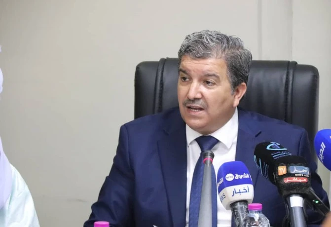 وزير الاتصال يدعو وسائل الإعلام الوطنية الى تبني خطاب يراعي الدقة