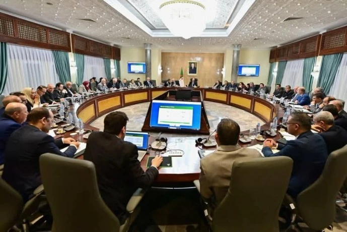 الوزير الأول يشرف على تنصيب المجلس الوطني للمكننة الفلاحية تنفيذا لتوجيهات رئيس الجمهورية