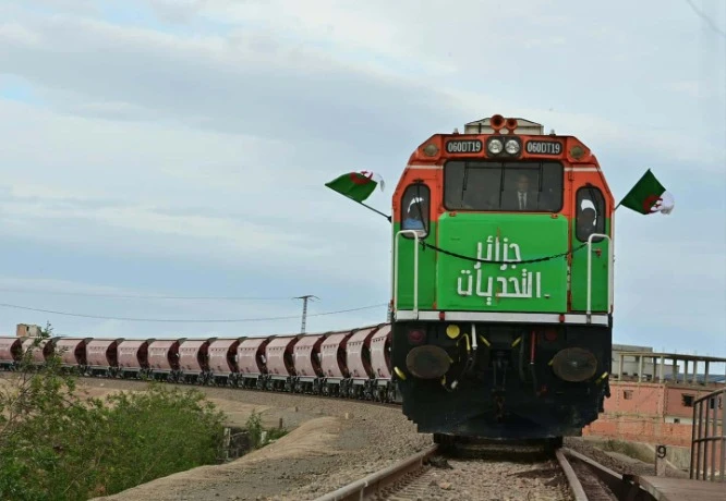 الاتحاد الدولي للسكك الحديدية يشيد بتدشين خط السكة الحديدية بشار-تندوف-غارا  جبيلات