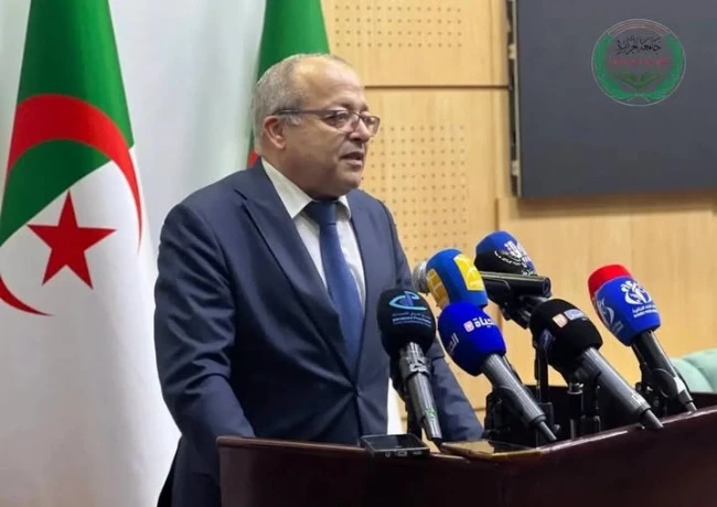 بوسليماني يشرف على إطلاق مسار "ماستر مدمج لليسانس" في الإعلام والاتصال باللغة الأمازيغيةبجامعة الجزائر 3