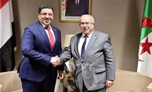 السيد لعمامرة يجتمع بنظيره اليمني