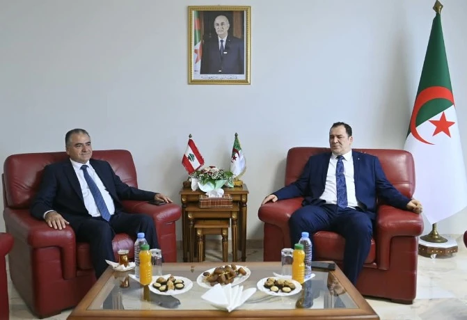 وزير الاتصال يستقبل السفير اللبناني بالجزائر