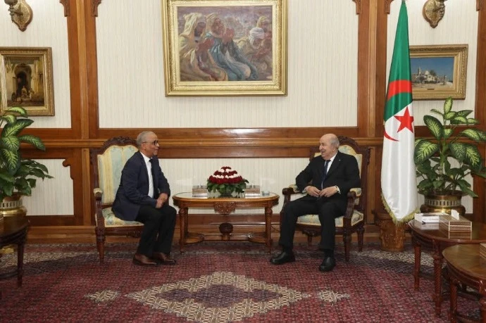 رئيس الجمهورية يستقبل الكاتب والروائي العالمي محمد مولسهول