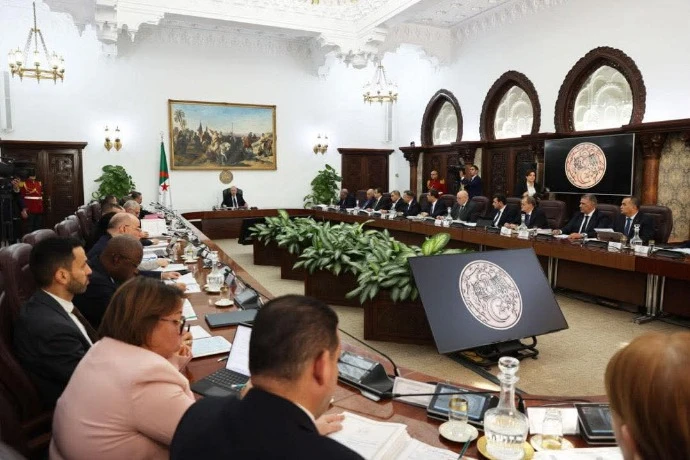 رئيس الجمهورية يأمر بتحضير مشروع قانون جديد حول التوجيه الفلاحي وفق نظرة استشرافية