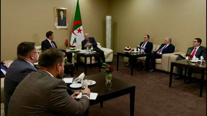 عطاف يستقبل نظيره البيلاروسي