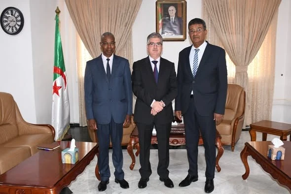 غليزان:  مدير المكتبة الوطنية الجزائرية يشرف على ندوة حول المخطوطات