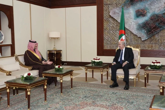 رئيس الجمهورية يستقبل الأمير عبد العزيز بن سعود