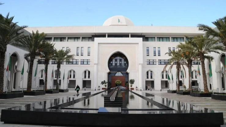 الموافقة على تعيين سفير الجزائر الجديد لدى جمهورية السلفادور