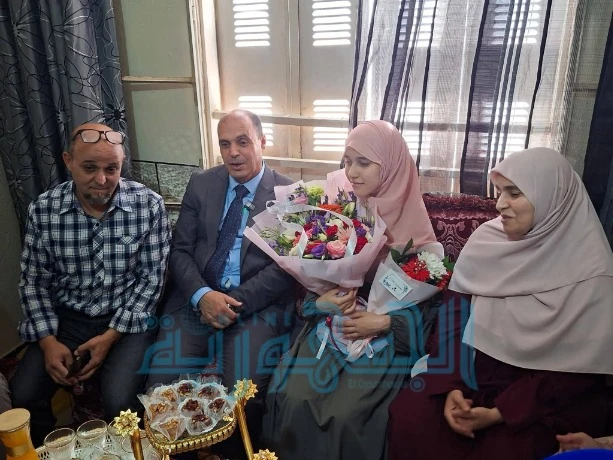 بعد تقلدها المرتبة الاولى ولائيا في البيام : مدير التربية اوبلعيد يزور النابغة قدور ألاء