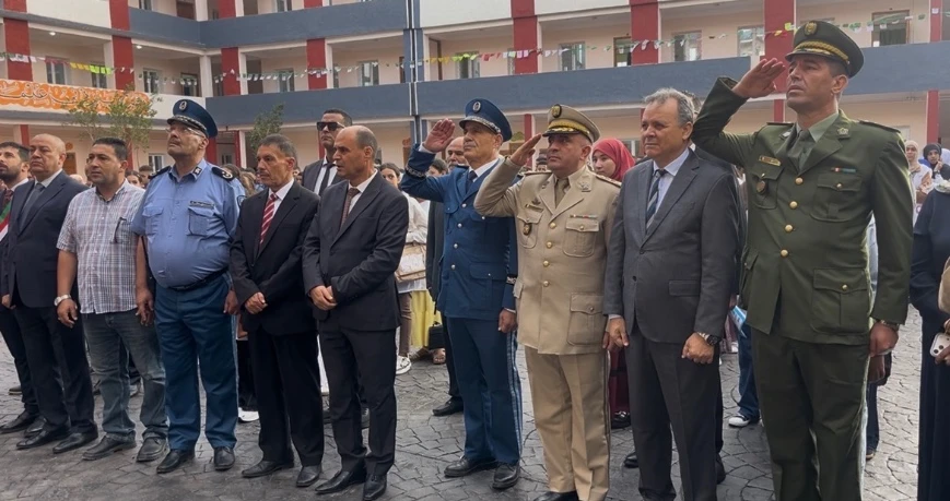 ابراهيم اوشان  يعطي اشارة انطلاق الموسم الدراسي من المتوسطة الجديدة  الشهيد بوعرفتين عبد القادر