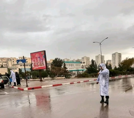 على إثر التقلبات الجوية الإستثنائية التي تشهدها مختلف ولايات الوطن..... شرطة وهران تجند مصالحها للتدخل الاستعجالي