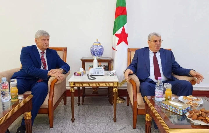 والي وهران يستقبل المدير العام للمركز الدولي لتطوير سياسيات الهجرة واطارات من وزارة الداخلية