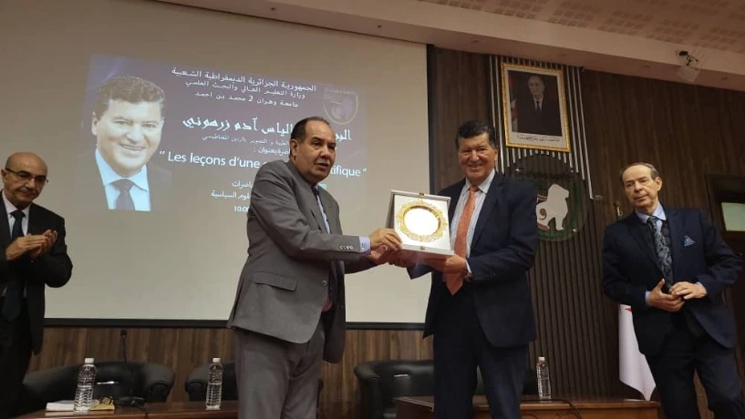 البروقيسور زرهوني : رئيس الجمهورية يبدي اهتمامه بتحديث المنظومة الجامعية وتعزيز قدرات الطلبة  بأدوات علمية وتكنولوجية