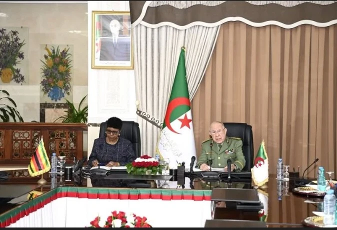 الفريق أول شنقريحة يستقبل وزيرة الدفاع وقدماء المحاربين لجمهورية زيمبابوي