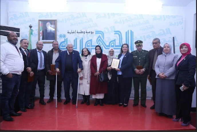 عرفانا بمسيرتهم النضالية وتعزيز التواصل بين أبطال الثورة وجيل الإستقلال ....تكريم المجاهدين الذين شاركوا في مظاهرات 11 ديسمبر 1960