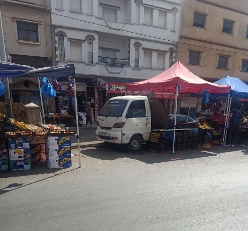 عودة التجارة الفوضوية بمنطقة الكرمة