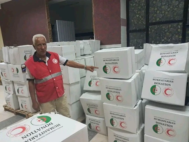 حرائق الغابات: الهلال الأحمر الجزائري يواصل تنفيذ الحملة التضامنية الوطنية  عبر الولايات المتضررة