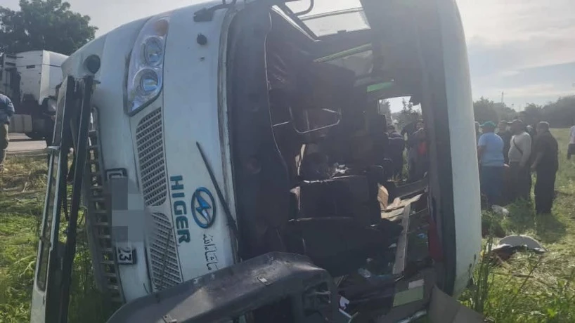 عنابة:  30 مصابا كحصيلة أولية في انحراف و انقلاب حافلة لنقل المسافرين بالبوني