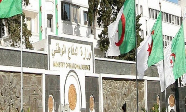 القضاء على ثلاثة مهربين مسلحين من جنسية أجنبية بإن قزام