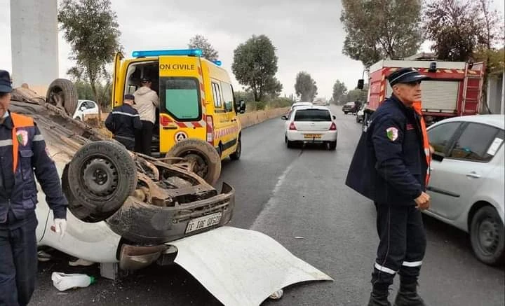 وفاة شخصين في حادث اصطدام حافلة للمسافرين  بسيارة بمسرغين