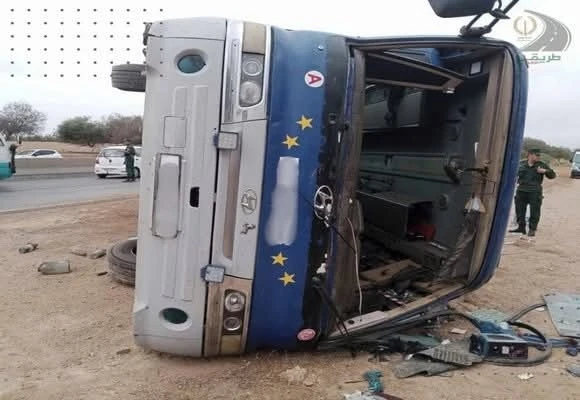 وهران: 49جريحا في انحراف حافلة لنقل المسافرين