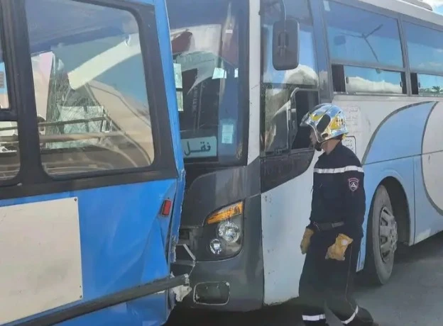 تيارت: 23جريحا في حادث اصطدام حافلتين لنقل المسافرين
