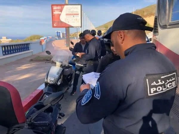 عين الترك : توقيف 16 شخصا من بينهم 7 محل بحث خلال عملية مداهمة مشتركة ما بين مصالح الشرطة والدرك الوطني