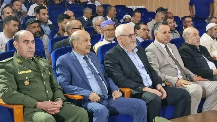 البيض : تكريم  عدد من العمال ووجوه نقابية