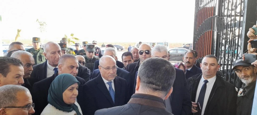 وزير التجارة في زيارة تفقدية لولاية سيدي بلعباس :   تدشين سوق الجملة للخضر والفواكه بمقاييس عصرية