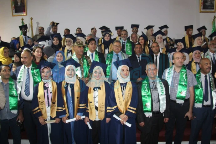 تخرج  44طبيب من جامعة طاهري محمد ببشار