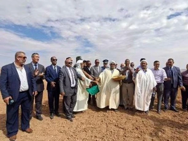 الاغواط....الوالي محمد بن مالك يُعطي إشارة انطلاق حملة الحرث والبذر بالولاية