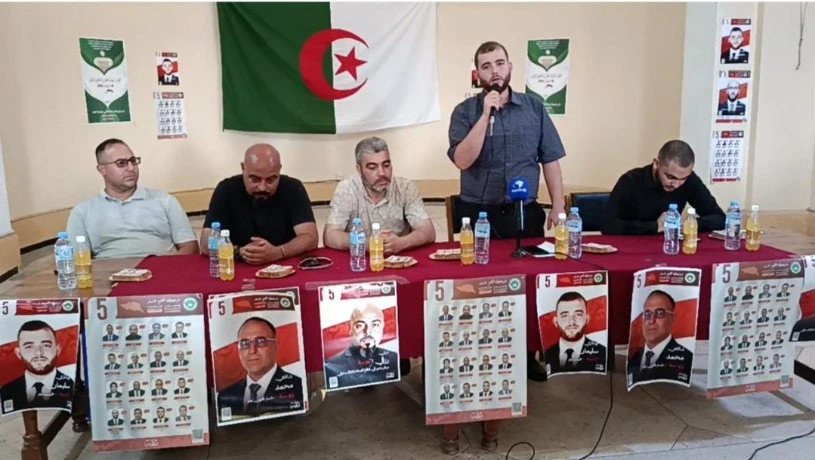 في تجمع شعبي بالغزوات : حركة مجتمع السلم تعرض الخطوط العريضة لبرنامجها