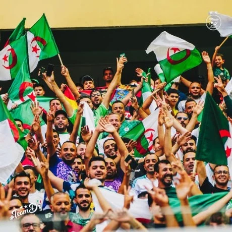 كأس إفريقيا 2025  المناصرون الجزائريون يساندون "الخضر" بقوة